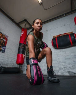 TITLE Classic Speed Boxing Gloves -Nike Sales Shop CABG12BKPK 1