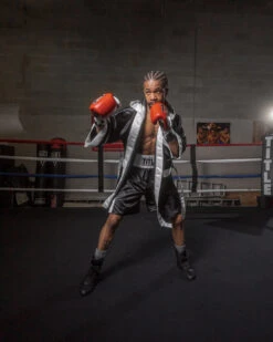 TITLE Boxing Fingertip Robe -Nike Sales Shop TSRFBKWH 2